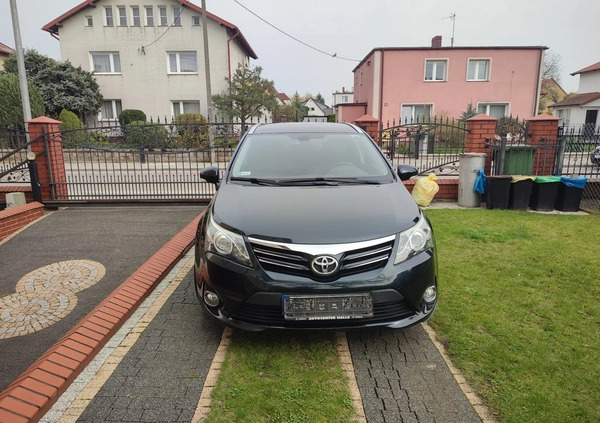 Toyota Avensis cena 41500 przebieg: 228341, rok produkcji 2015 z Tczew małe 326